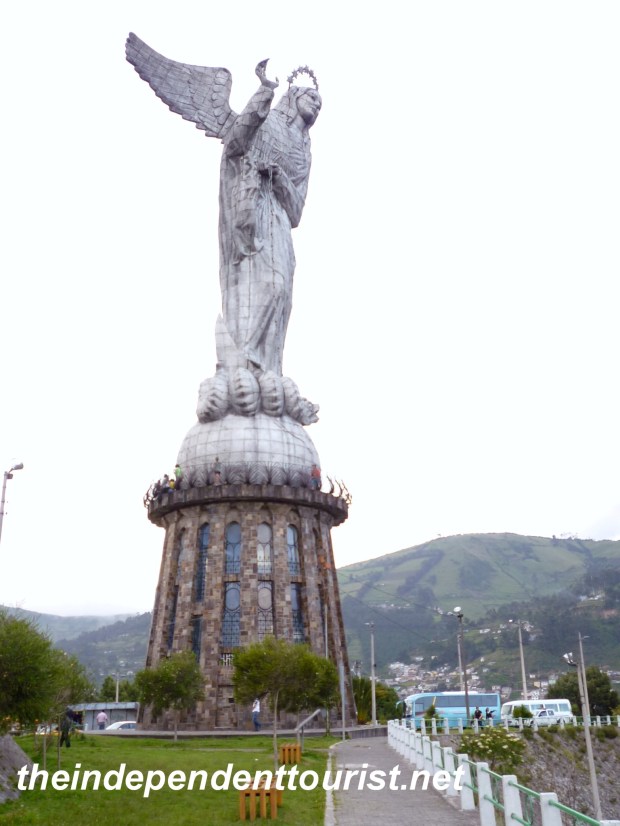 El Panecillo_Quito_Ecuador