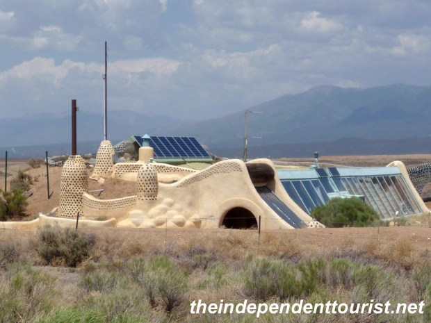 Earthship Sustainable Housing (5)
