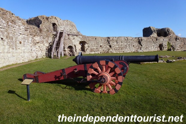 Pevensey Castle_England (11)