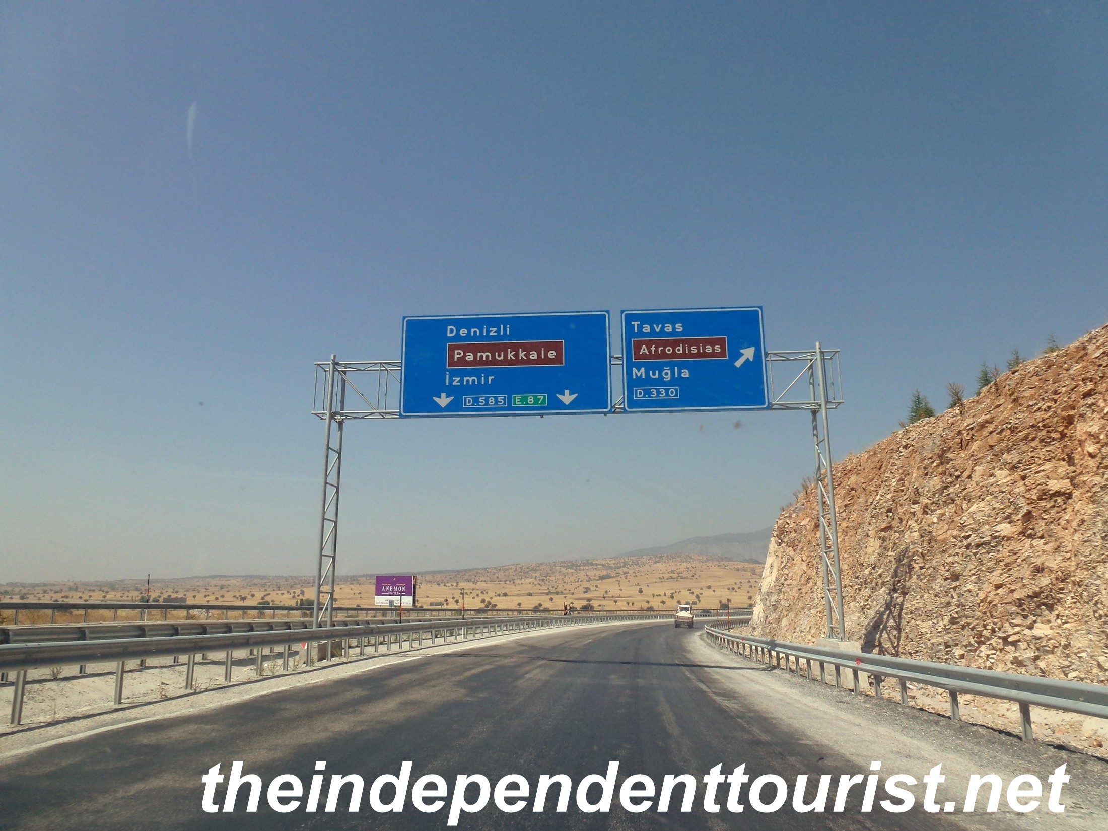 Road signs in Turkey