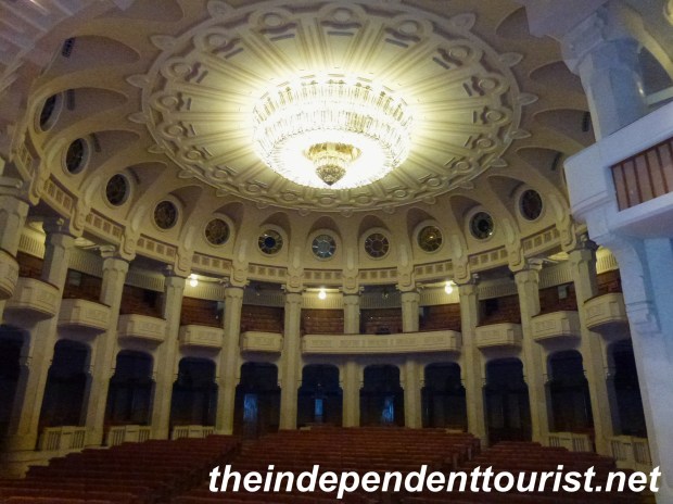 The 2.5 ton chandelier in the Human Rights Hall of the Palace.