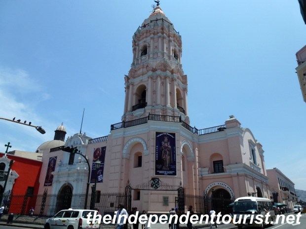 The pink Convento de Santo Domingo. (Climb to the top of the tower for a good view)