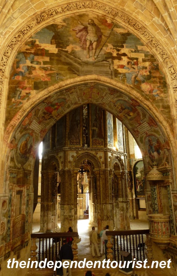 The entrace to the 12th century circular church from the 16th century chapter house.