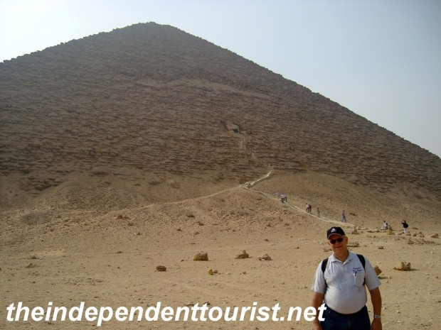 The entrance to the Red Pyramid is in the distance.