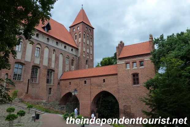 Kwidzyn Castle with the Well Tower extending from the main structure.