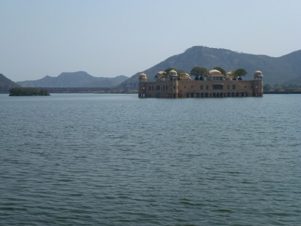 The Jal Mahal (Water Palace) on Man Sagar Lake was used for royal duck shooting parties in the mid 18th century.