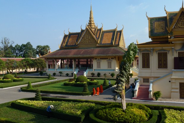 phnom-penh-royal-palace-10