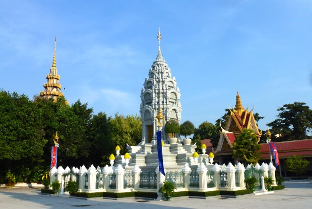 phnom-penh-royal-palace-19