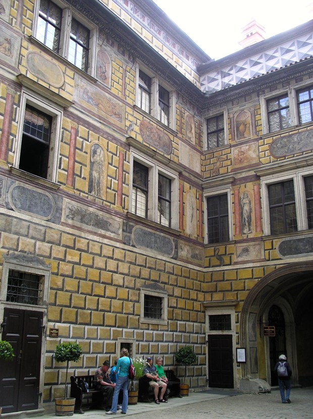 cesky-krumlov_czech-republic-2