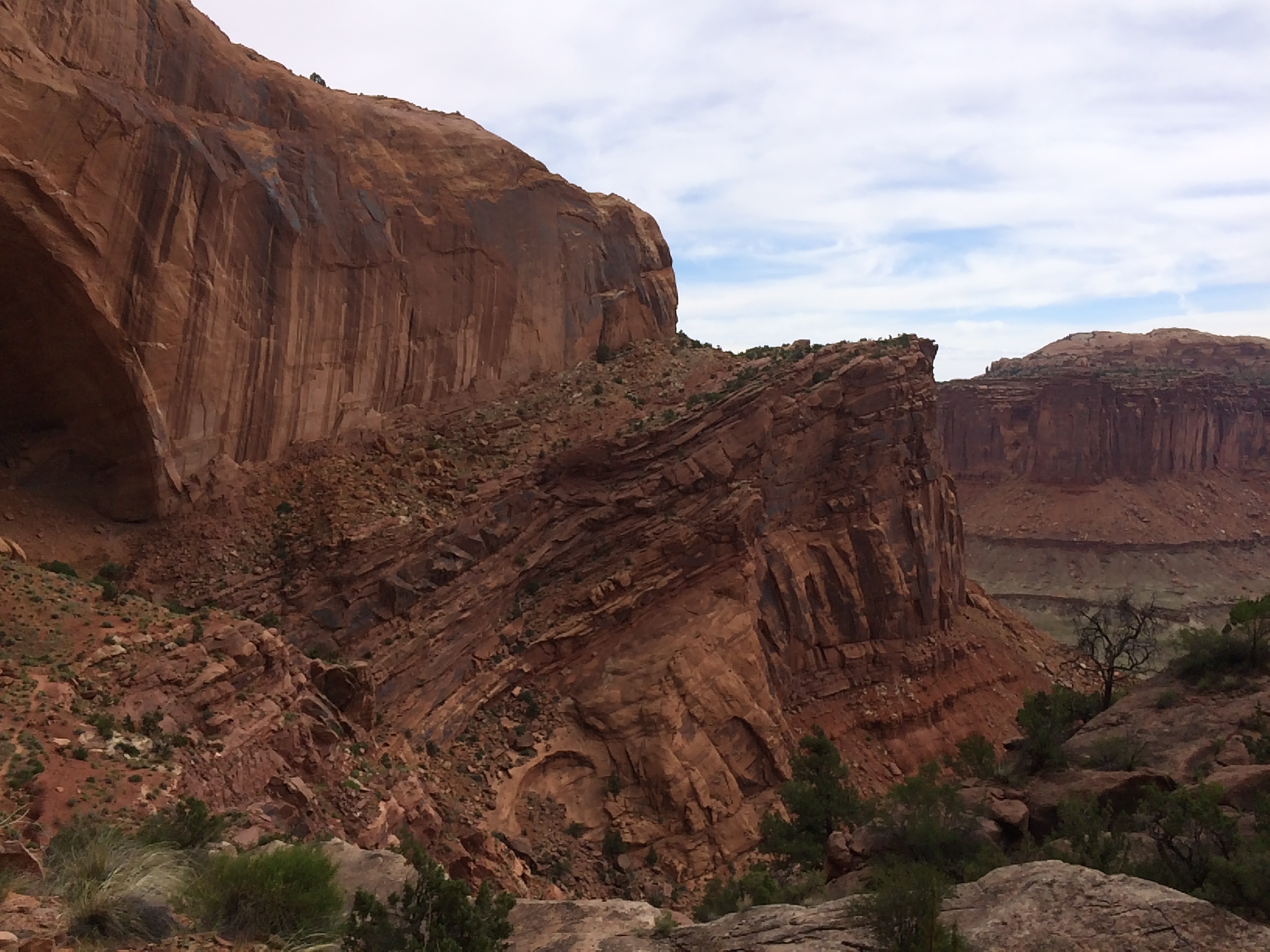 Alcove Spring Trail Canyonlands