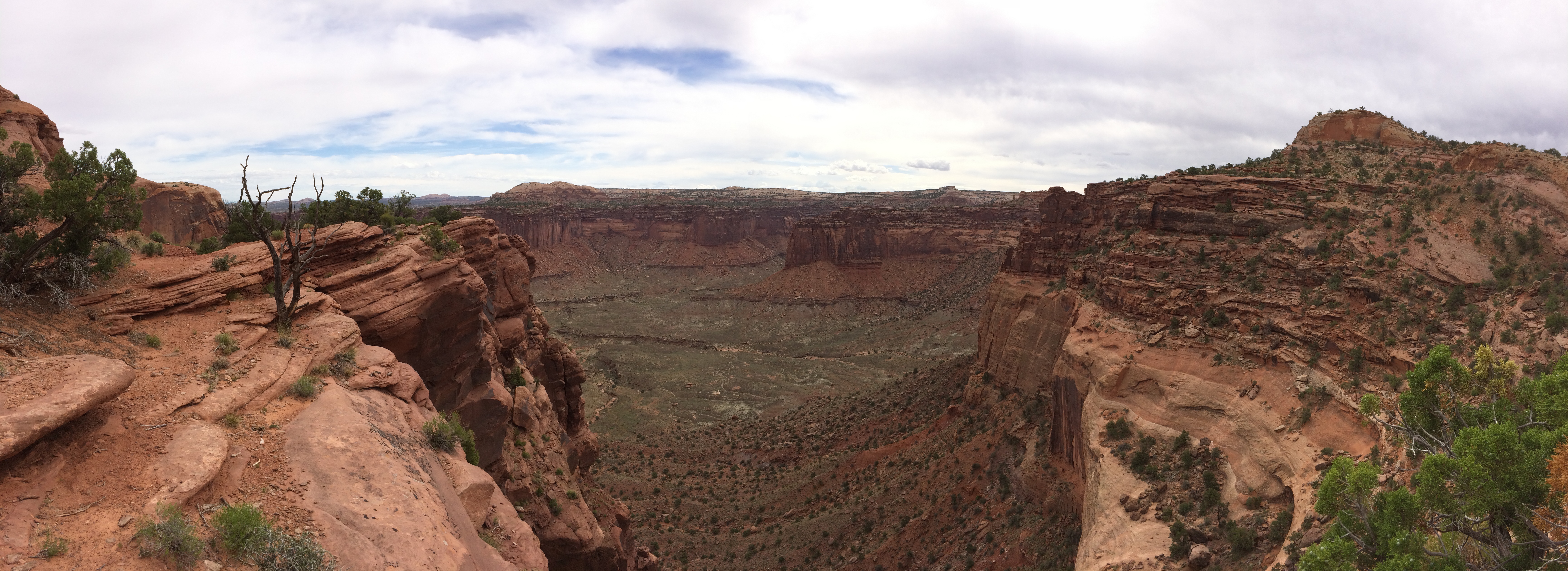 Alcove Spring Trail Canyonlands
