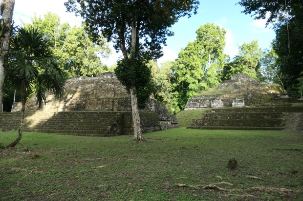 Plaza de las Sombras, Grupo Maler, Yaxha, Guatemala