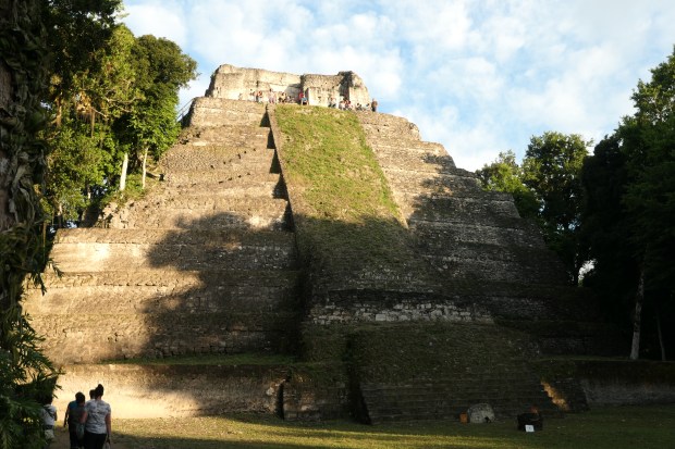 Las Manos Rojas, Yaxha, Guatemala