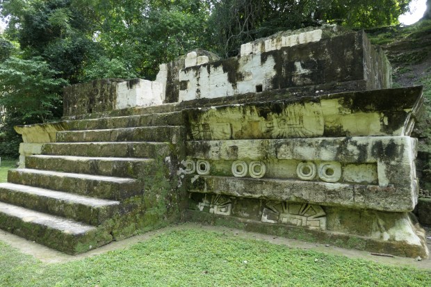 Plaza Este y Mercado, Tikal, Guatemala